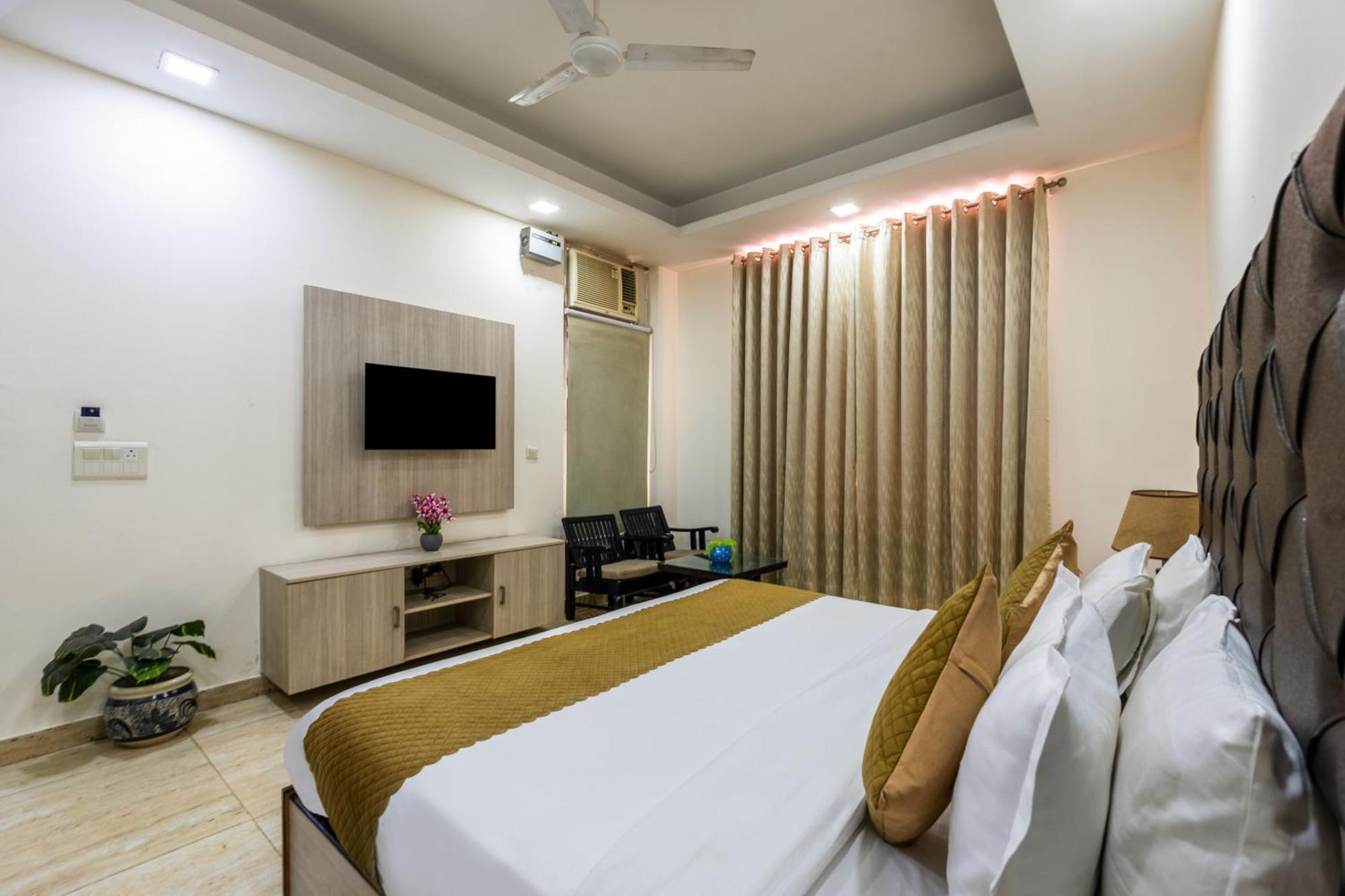 Kabul Hotel By Nexhub Palace - Medanta Гургаон Екстериор снимка