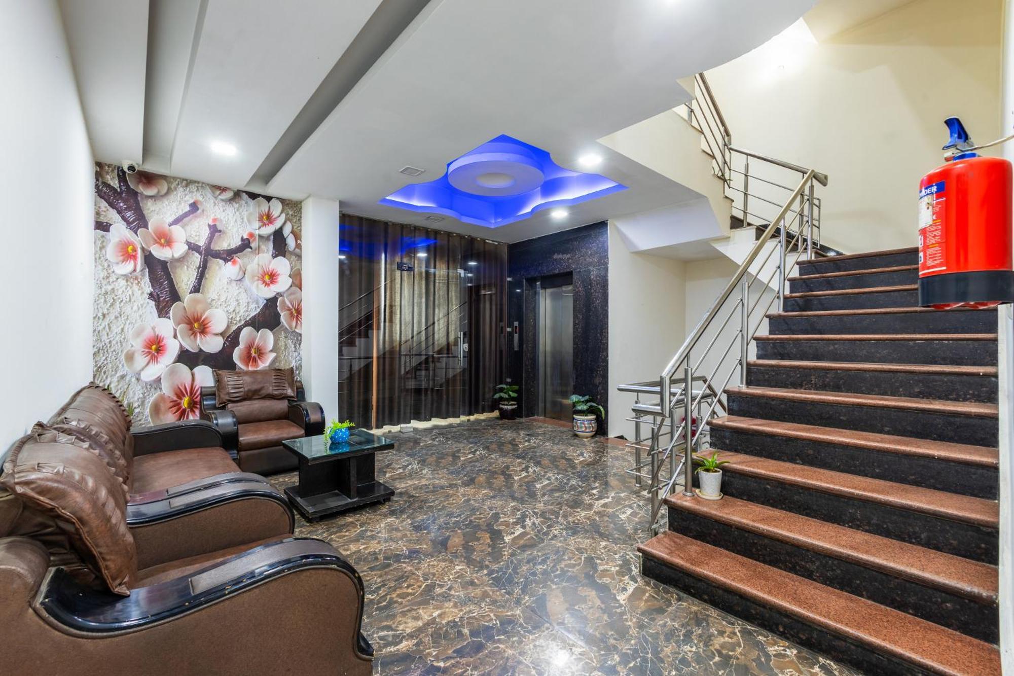 Kabul Hotel By Nexhub Palace - Medanta Гургаон Екстериор снимка