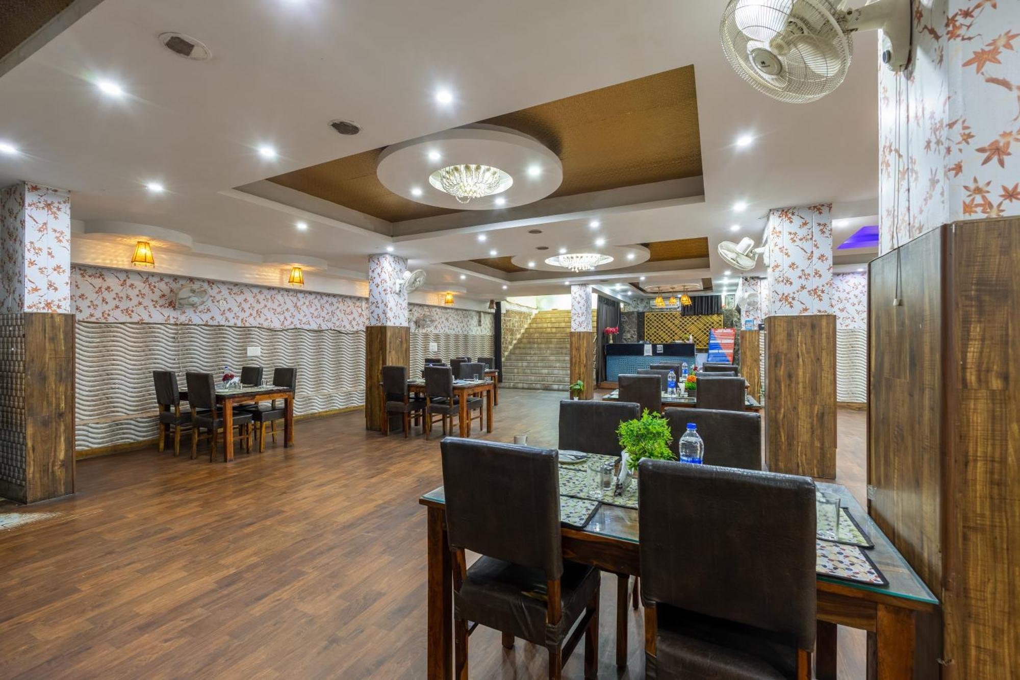 Kabul Hotel By Nexhub Palace - Medanta Гургаон Екстериор снимка