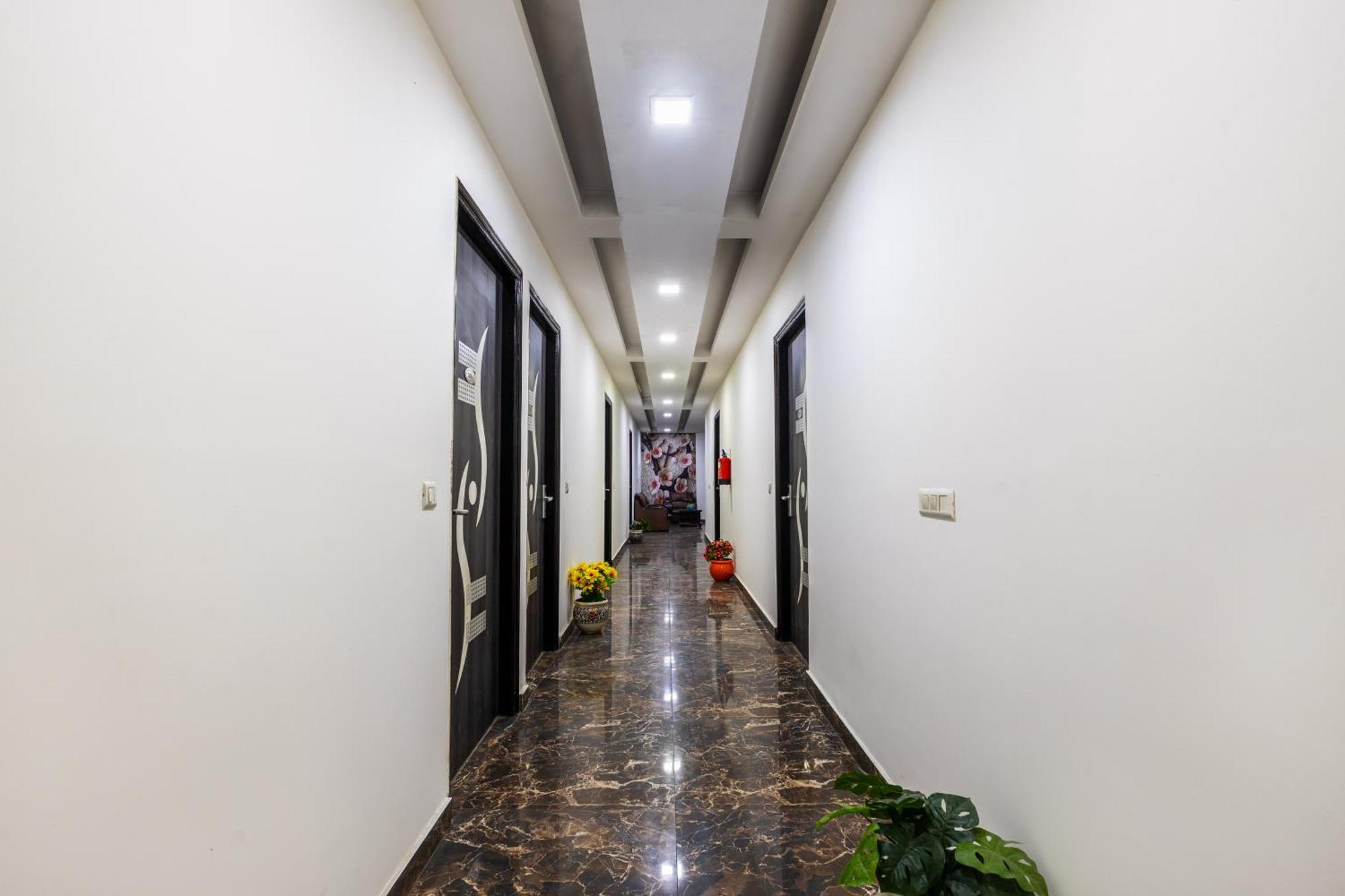 Kabul Hotel By Nexhub Palace - Medanta Гургаон Екстериор снимка