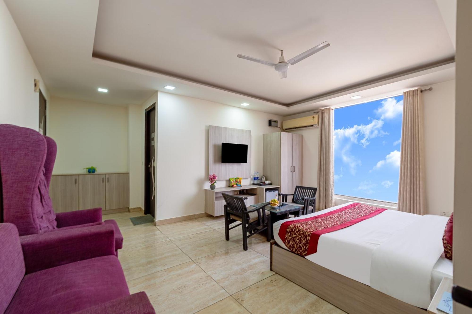 Kabul Hotel By Nexhub Palace - Medanta Гургаон Екстериор снимка