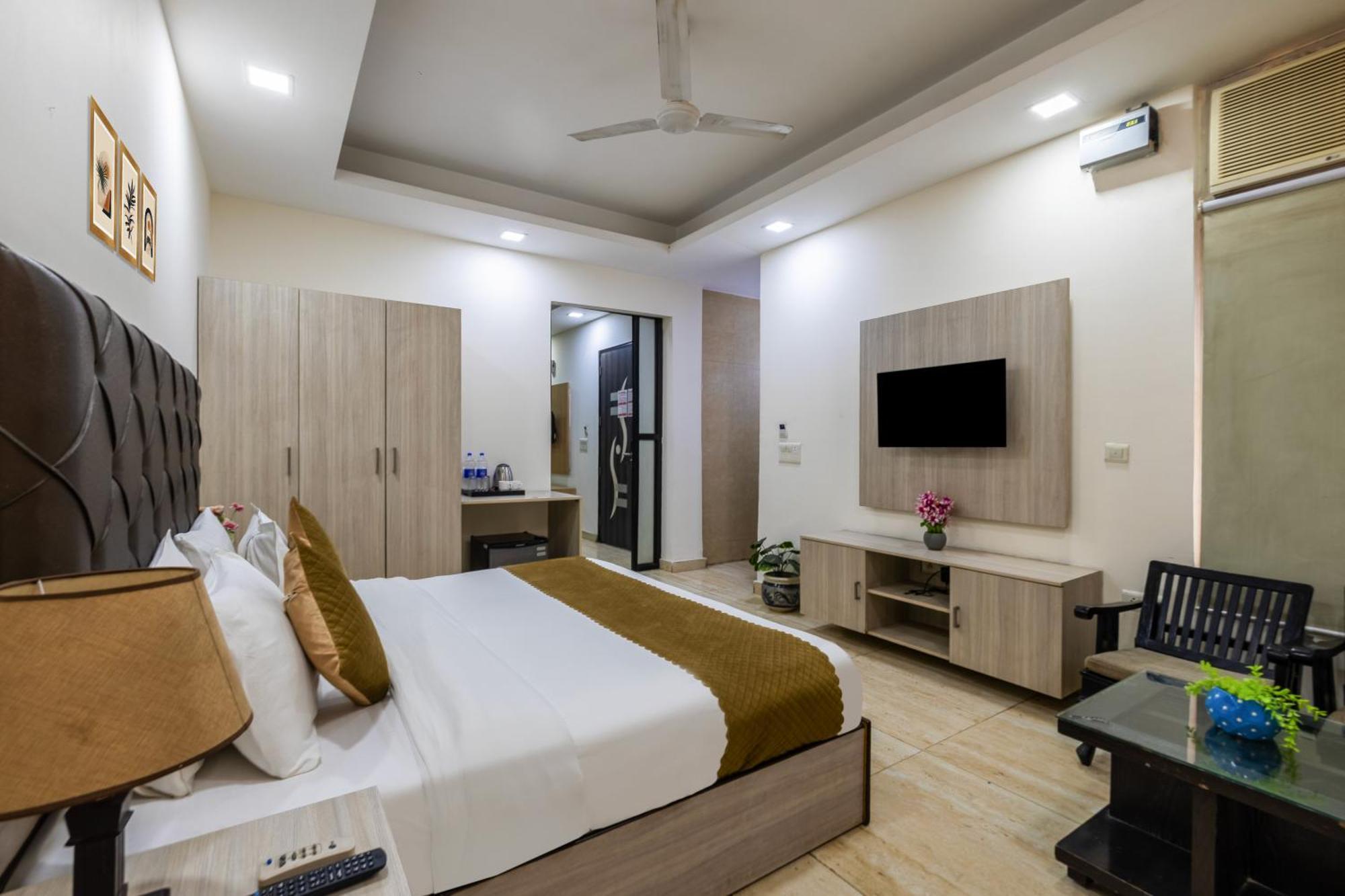 Kabul Hotel By Nexhub Palace - Medanta Гургаон Екстериор снимка