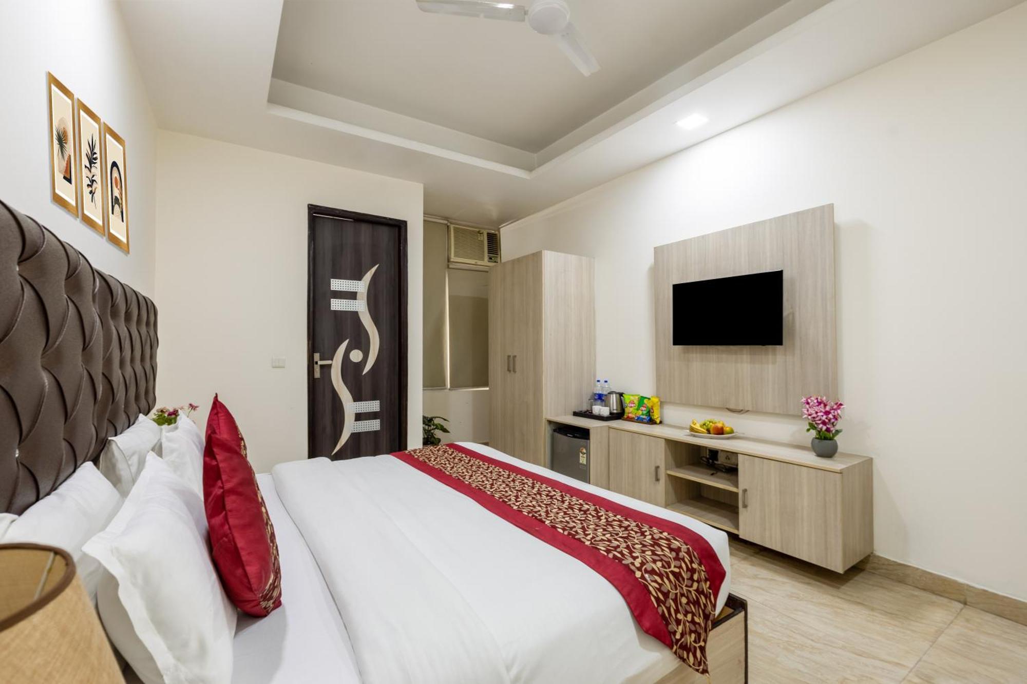 Kabul Hotel By Nexhub Palace - Medanta Гургаон Екстериор снимка