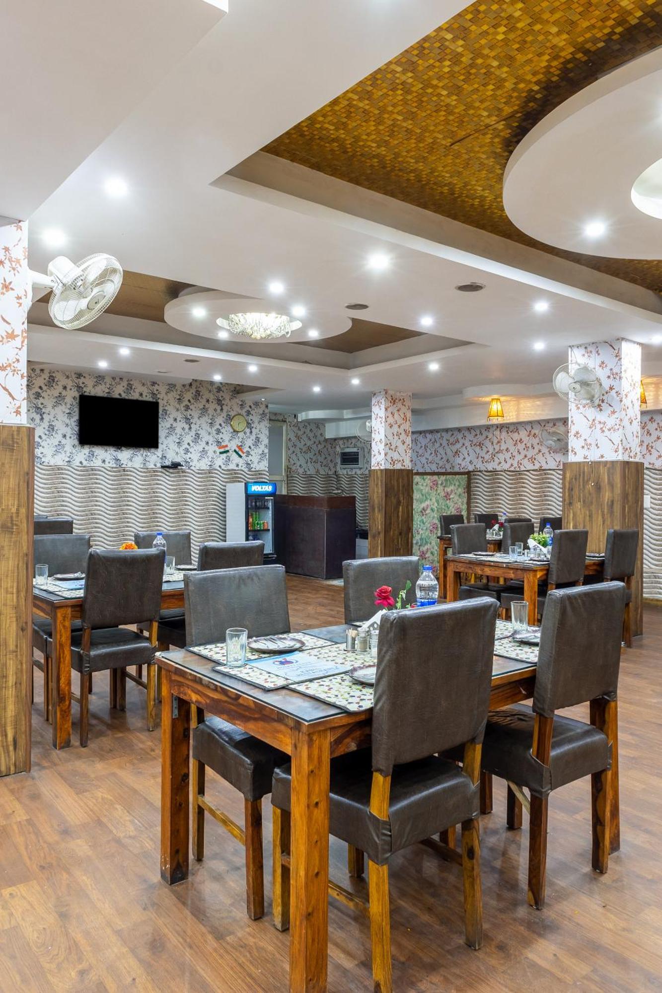Kabul Hotel By Nexhub Palace - Medanta Гургаон Екстериор снимка